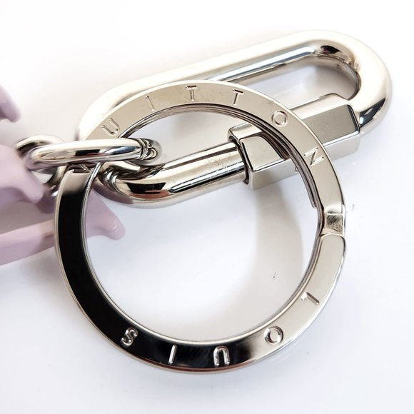 Louis Vuitton LOUIS VUITTON Porte-Cle LV Shape Keychain MP2615 Silver Pink Me... - Picture 5 of 11
